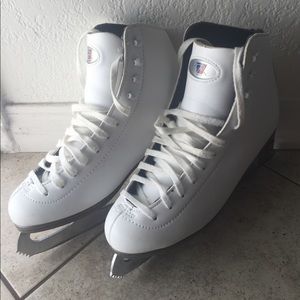 Ice skating shoes